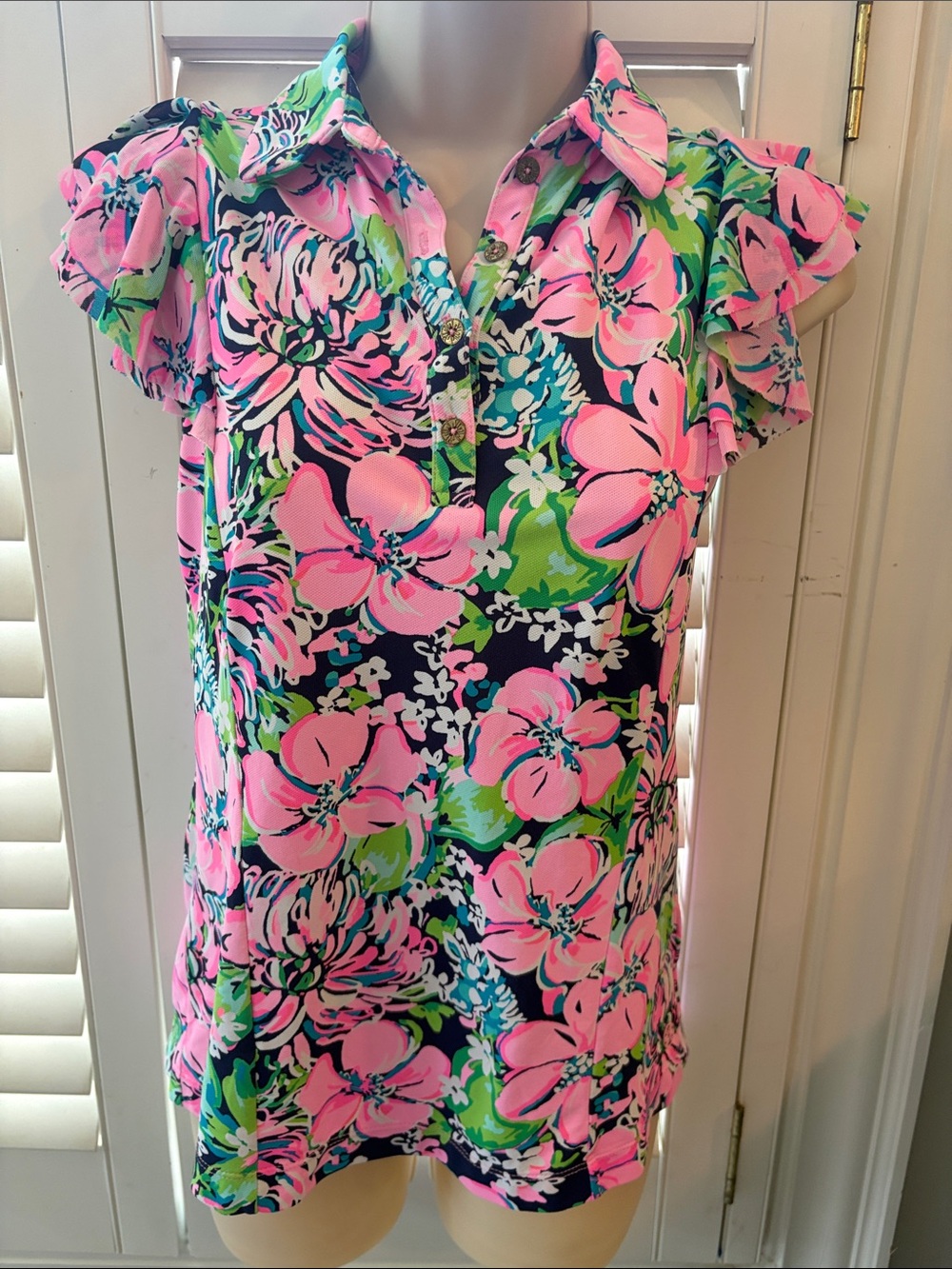 Lilly Pulitzer Luxletic cap sleeved shirt . Sm/ NWT